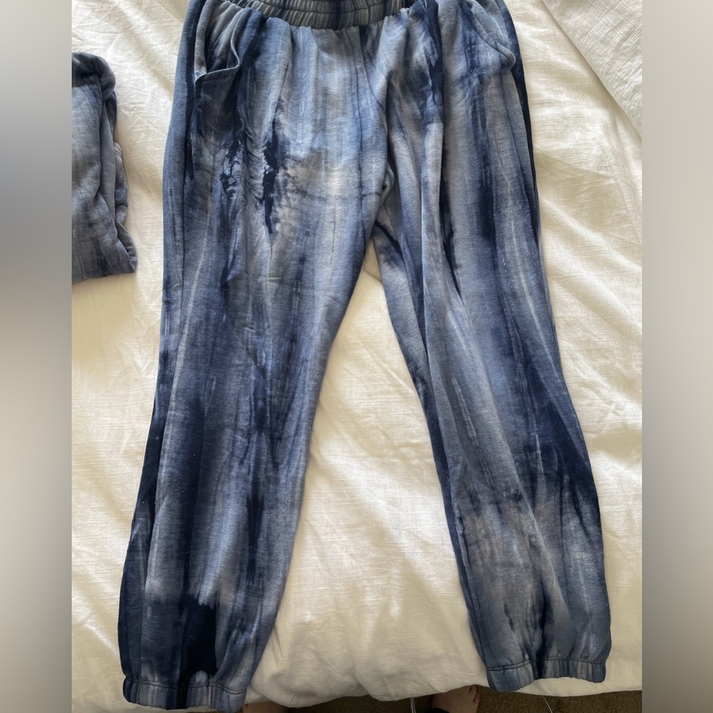 Socialite size M blue tie dye jogger sweatpants